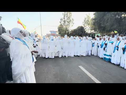 አረጋዊው ዮሴፍ የቅዱስ ሚካኤልን ታቦት ወደ መንበረ ክብሩ አስገብቶ ሲመለስ