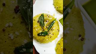 हेल्दी आणि स्पॉंजी पालक ढोकळा | Easy Breakfast Recipe 🥬✨ #shorts #ytshorts #recipe