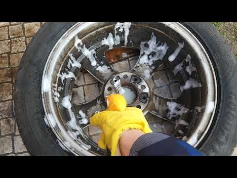 Видео: Как удалить пятна с алюминиевых колесных дисков?