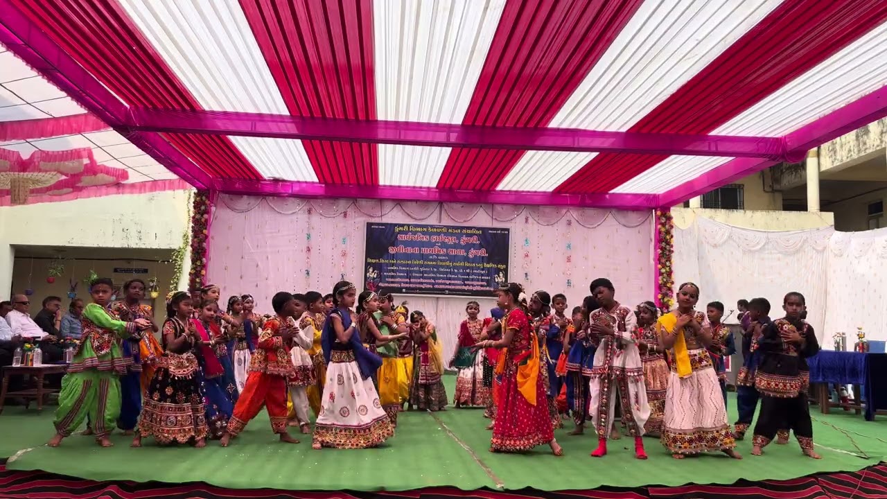 Wov Krishna hai Dance in std- 2