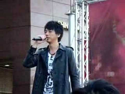 阿信 手擁 20071202 台北新光站前 簽唱會