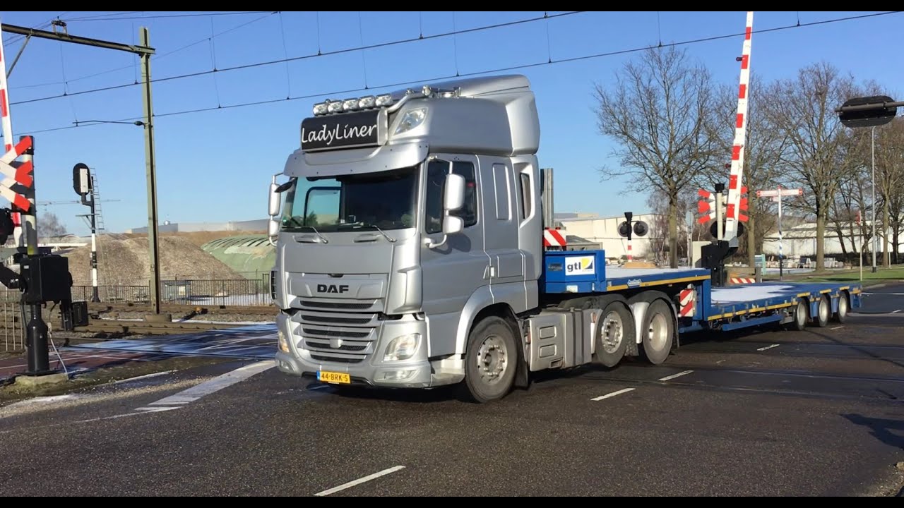 Cool DAF Truck Ladyliner at Blerick the Netherlands , January 18-2024 Truckspotting 👍👍👍👍👍🚛Truckfan!!