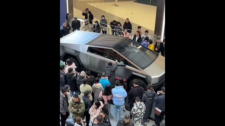 未来科技感拉满，像不像奥特特搜队科技感爆棚 特斯拉cybertruck 气场全开 - 天天要闻