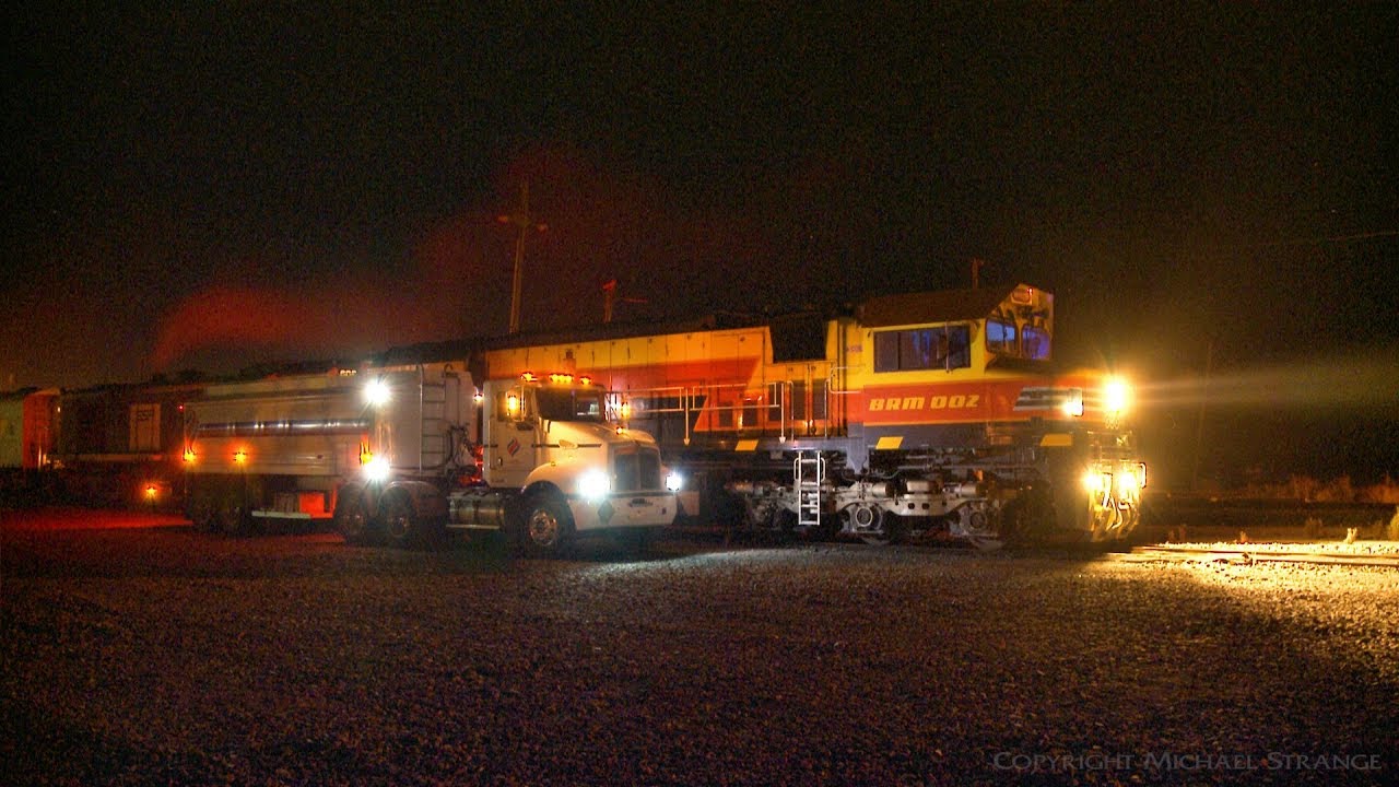 Refueling Diesel Locomotives / 6KN2 SSR Grain Train - PoathTV Australian Railways