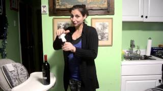 Tupperware's fast and easy corkscrew