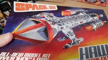 Round 2 MPC Space 1999 Hawk model kit review