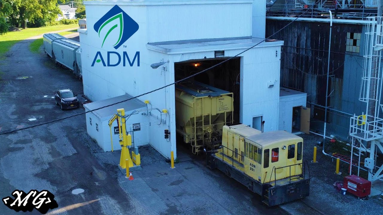 Unloading Grain Hoppers at a Silo City Elevator