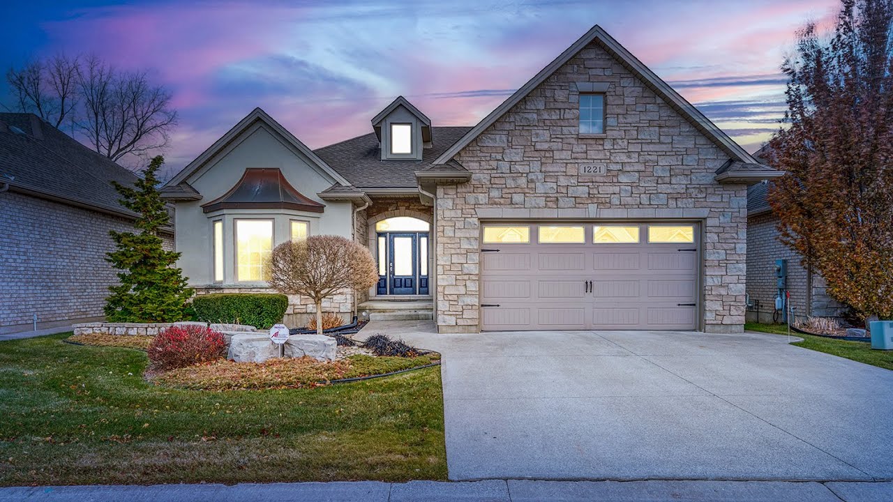 Dean Holtz Photography provides Professional Sarnia Real Estate Photography/Videography