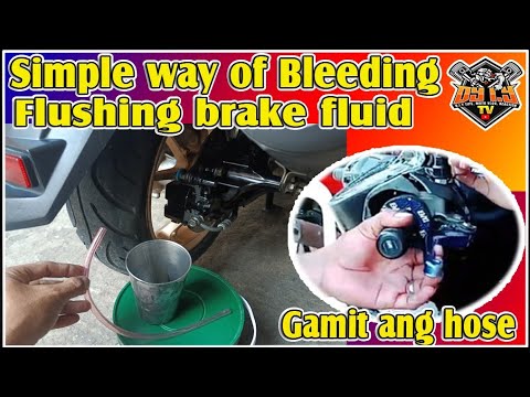 Best technique on flushing / bleeding brake Fluid. - YouTube