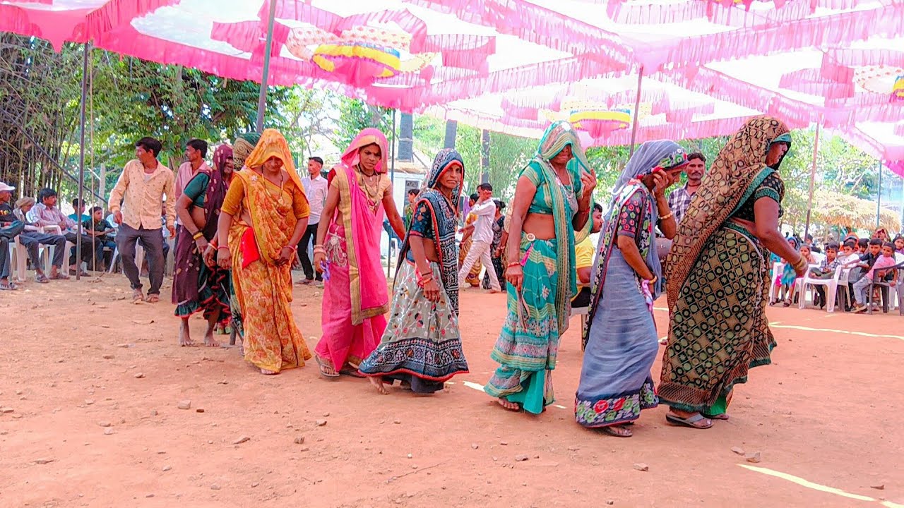 વાંકોડ ગામમાં ઢોલકી ની ફૂલ મોજ | વરરાજા કેવી ઢોલકી રમે જોવો | આદિવાસી ઢોલકી | Sanju Rathva Vlogs