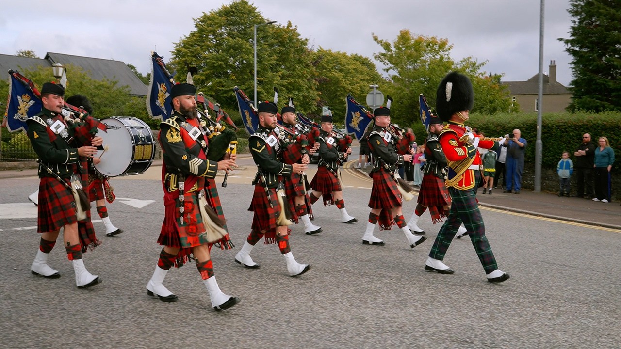 The Blue Bonnets Over the Border – 2 SCOTS Pipes & Drums