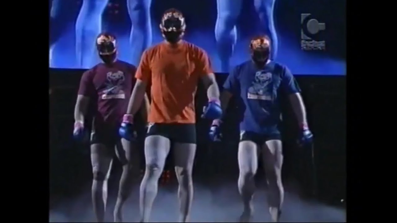 Sakuraba Entrance (vs Royce) — Pride 2000 Grand Prix - YouTube
