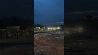 Download Lagu PEMANDANGAN MALAM DITAMBANG #tambang #shortvideo #trendingshorts #batubara #kalimantan #alatberat MP3