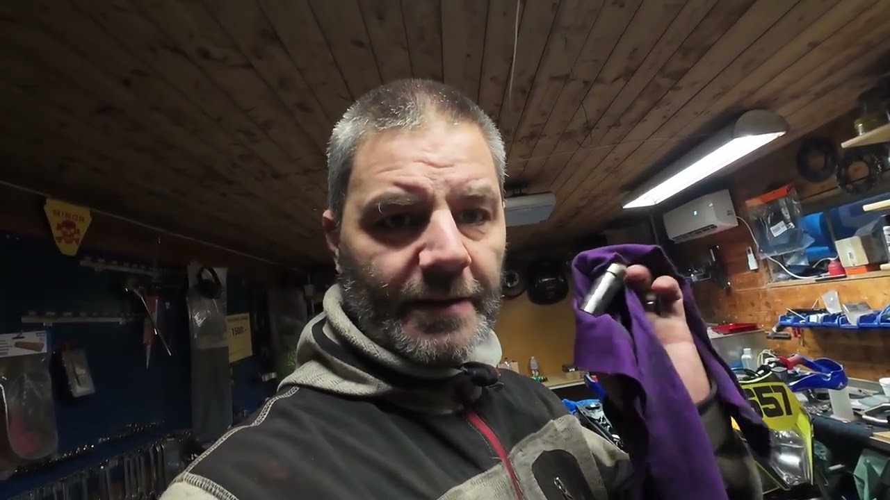 Lite service, länkage och bakstötdämpare