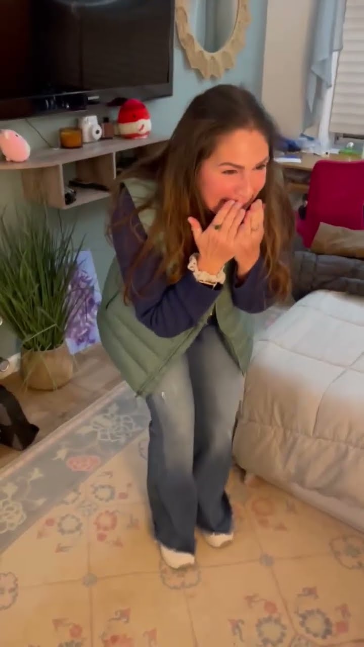 Happy Tippy Taps At Parent's Surprise Visit || ViralHog