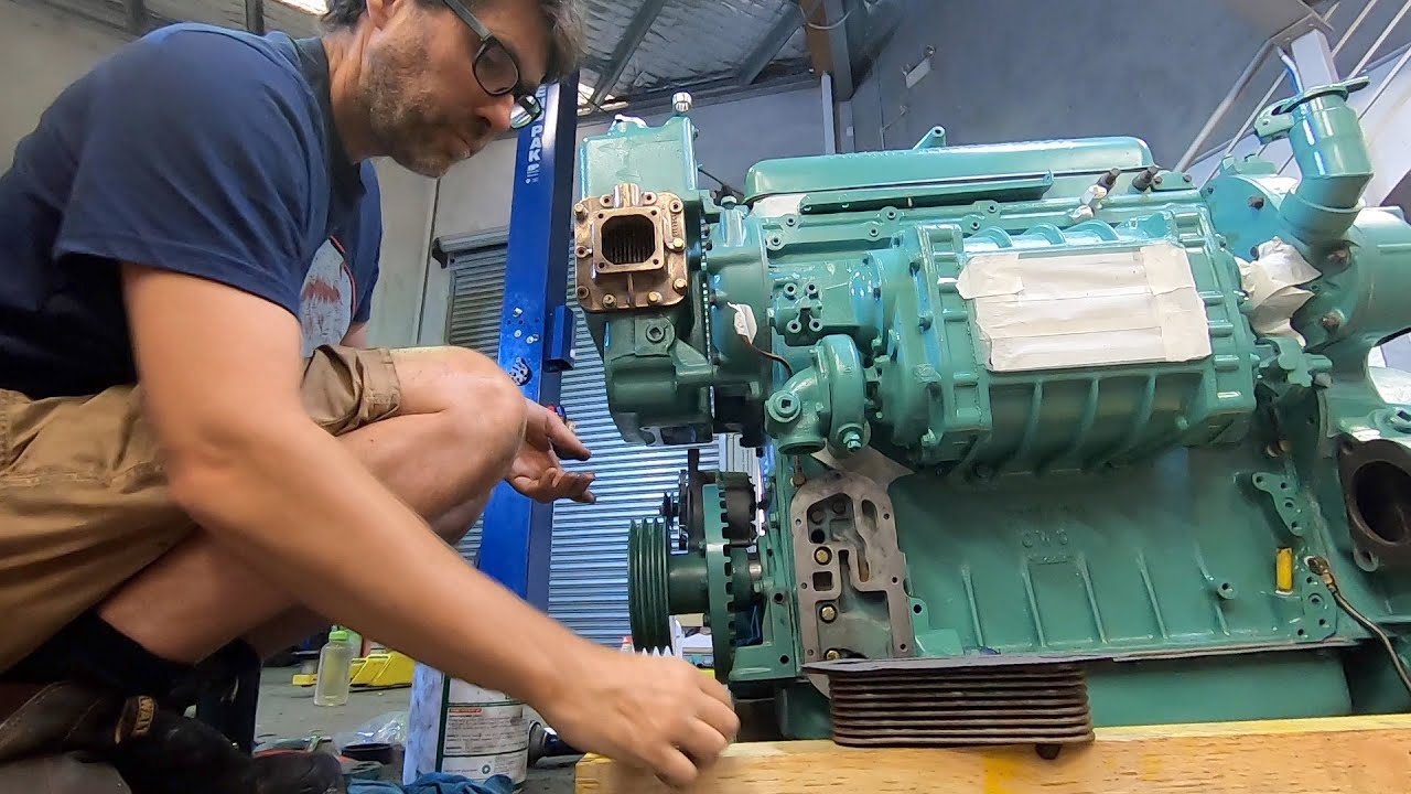 Detroit Diesel heat exchangers: cleaning and installing the cores - YouTube