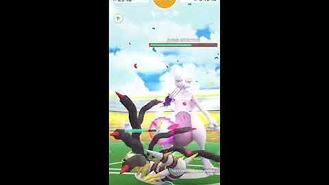 Noob(me) gets carried by three other pro players, Mewtwo raid #Shorts