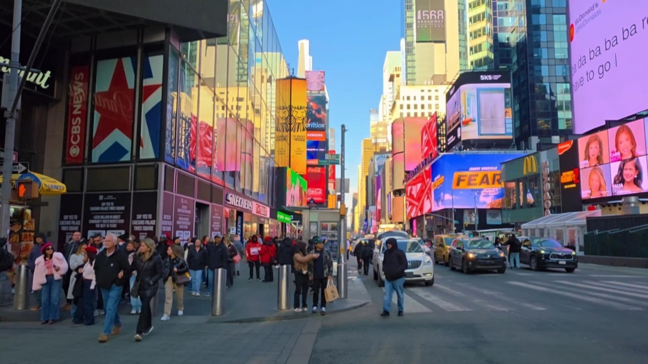 Manhattan  March 2026 Crazy Crowds in Times Square NYC 🎄 Walking Through New York