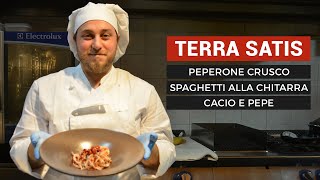 Il Peperone Crusco Sugli Spaghetti Alla Chitarra Fatti A Mano In Terra Satis