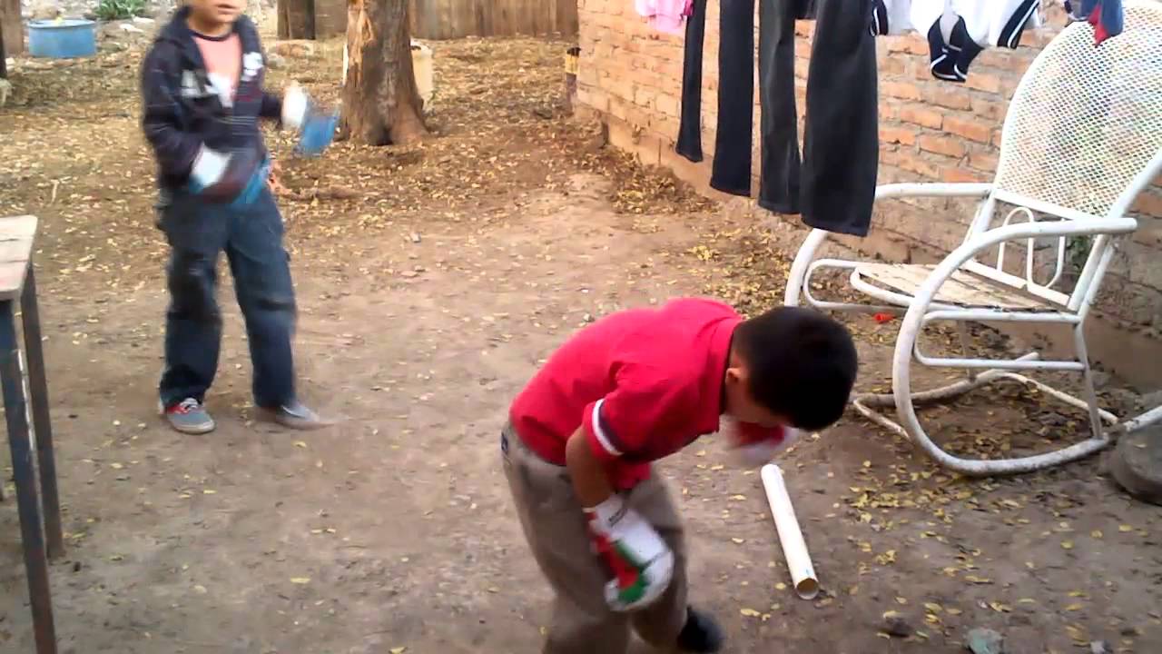 Peleas de niños - YouTube