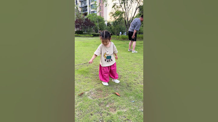 还是小棉袄贴心，桃子都擦好送到爸爸嘴边 #坑爹的娃 #骗你生女儿 #亲子日常 #无敌小悦悦