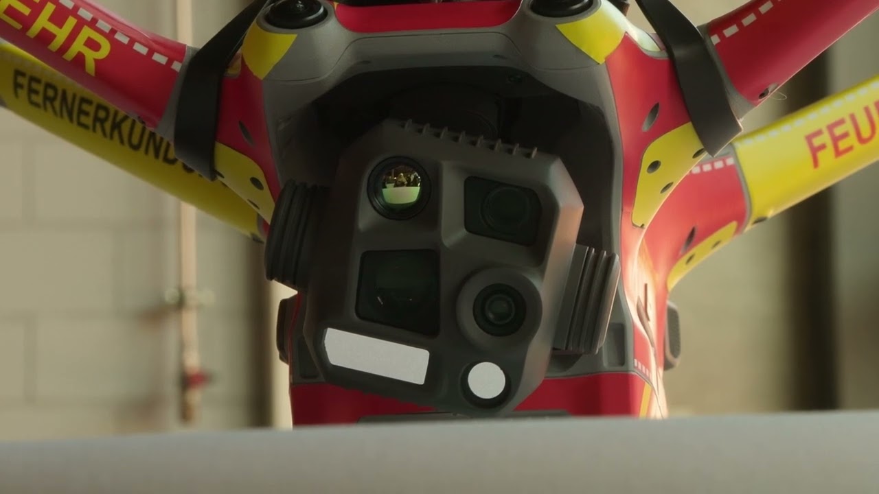 Wie Drohnen der Feuerwehr helfen