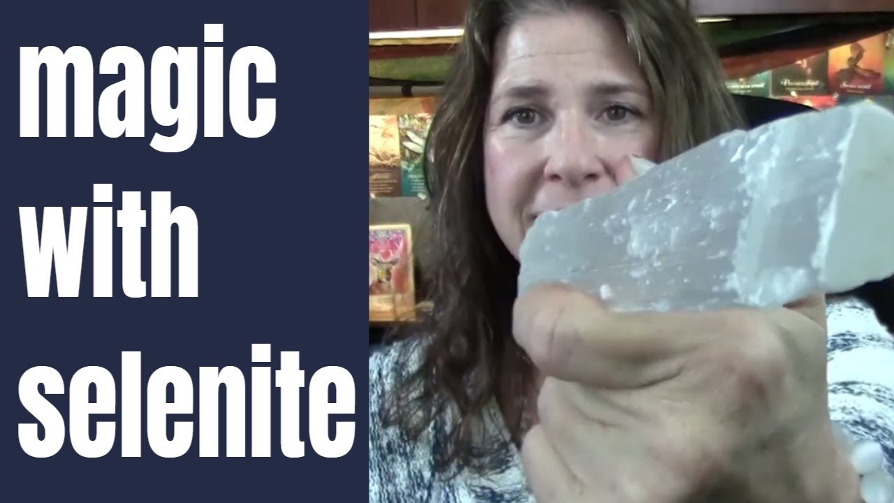 ❤︎ SELENITE Crystal Healing ~ and How to use it for Magic 🌌