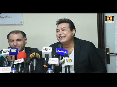 موقف محرج للنجم حكيم وهو بيغني تسلم الايادي