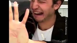 Ezra Miller and his fans video from Gakusha @badbookeeper Twitter Account