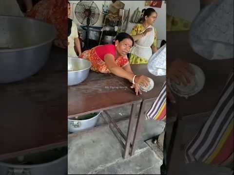 ₹5 Rupiya ka khana bag main var liya 🤩🤔🤣#funny #reels #food #streetfood #shorts