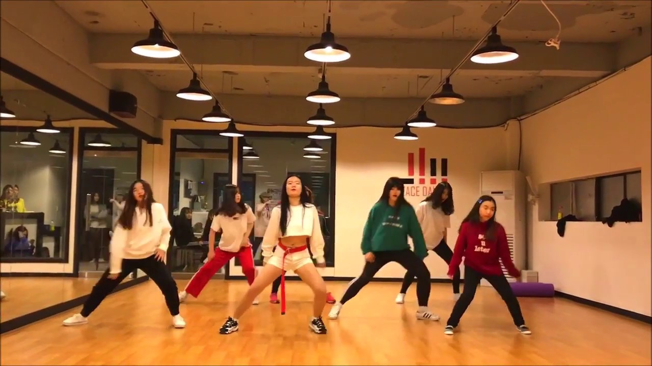 Santa tell Me-Ariana Grande | Somi Choreography | Peace Dance