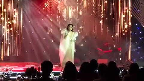 "Có Em Chờ" - Hồ Ngọc Hà - Show "La vie en Rose" - 19/10 Hà Nội