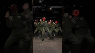 仮面集団の Fantastic Baby 　