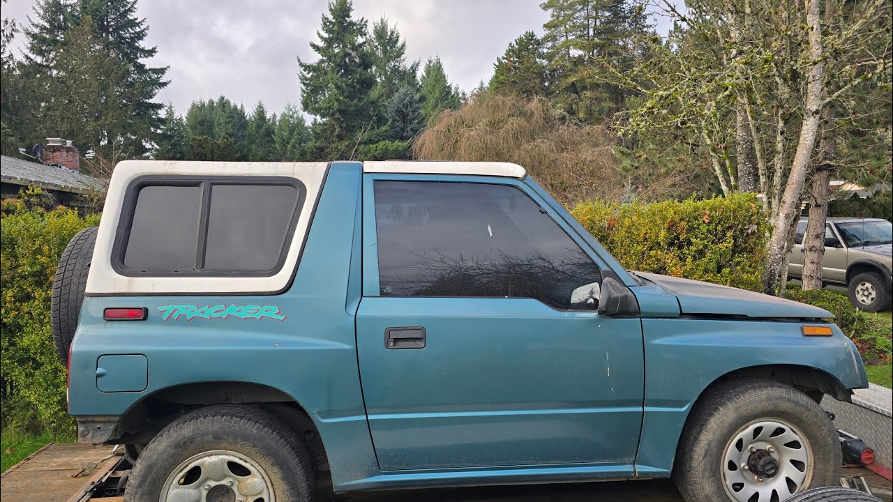 Поврежденный огнем Geo Tracker пополнил автопарк.