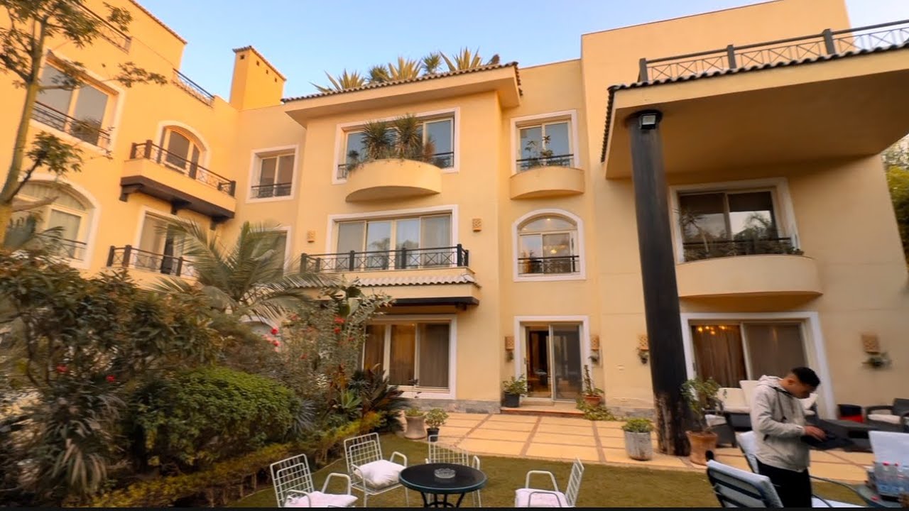 قصر للبيع بجوار مول العرب في اكتوبر خيال وجمال من المالك مباشر