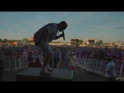 Potter Payper Helps A Fan Then Continues To Perform 'Purple Rain' At Wireless Festival Birmingham