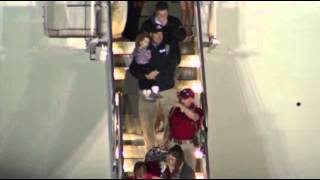 Raw: 49ers Arrive in New Orleans for Super Bowl