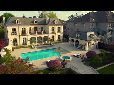 A Look Inside This Golf Course Estate in Thornhill, Ontario, Canada!