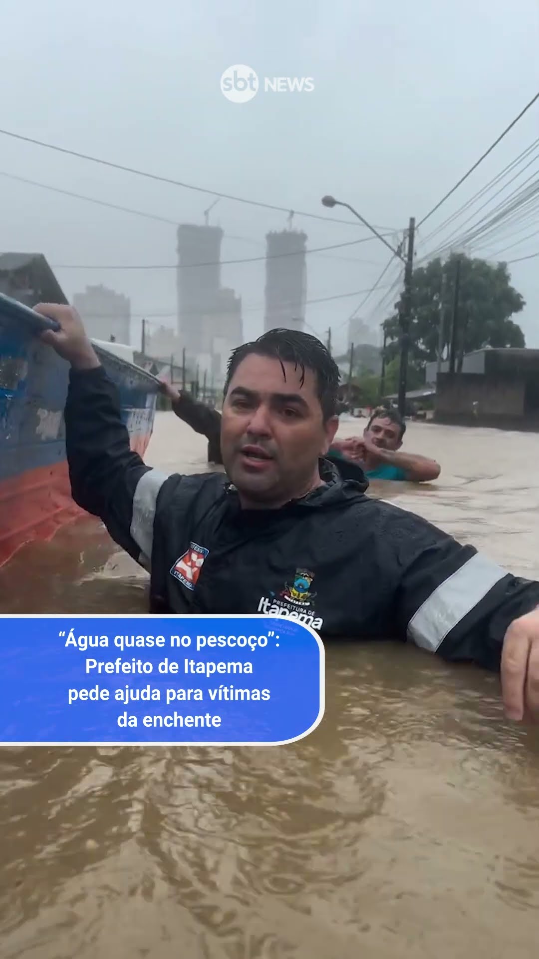 “Água quase no pescoço”: Prefeito de Itapema pede ajuda para vítimas da enchente