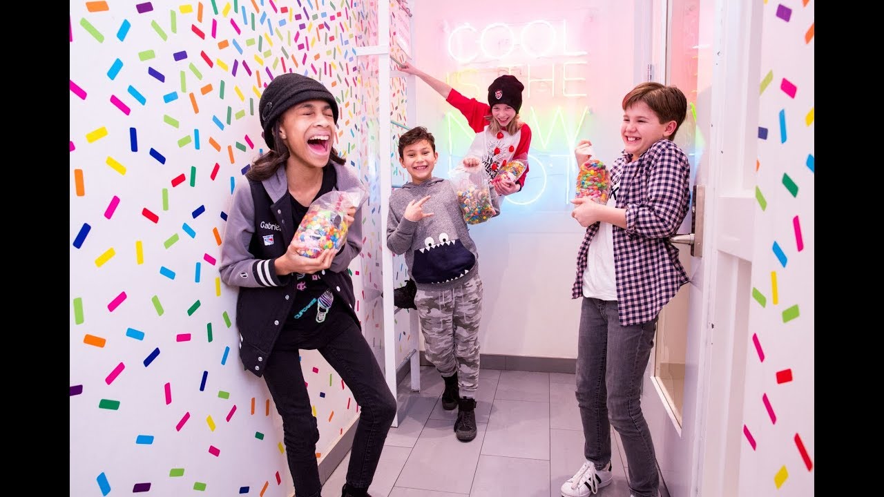 At Cool Mess with the Kids From the School of Rock - YouTube