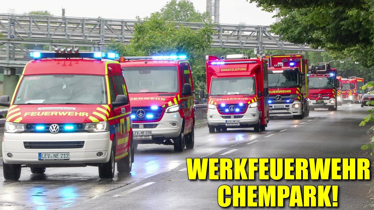 [WERKFEUERWEHR CHEMPARK DORMAGEN!] - 26 Einsatzfahrzeuge auf Alarmfahrt / Showfahrt -