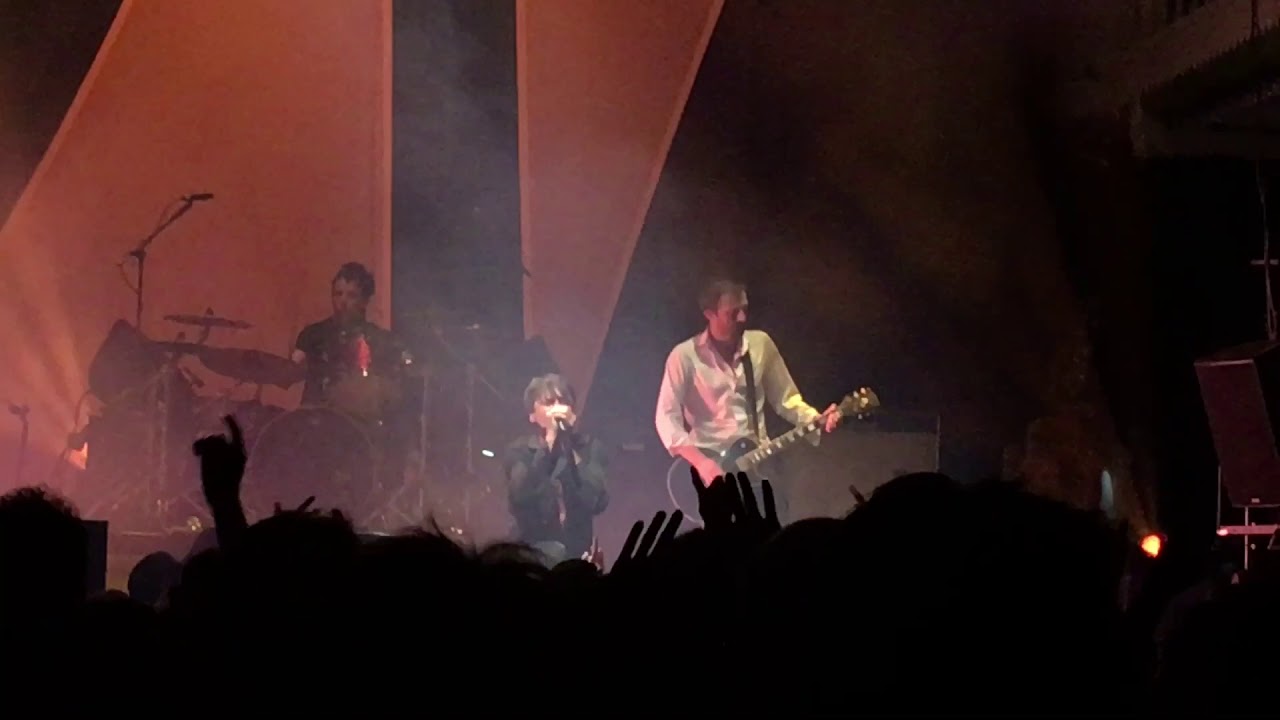 suede @ amsterdam paradiso 01/10/2018 (short clip)