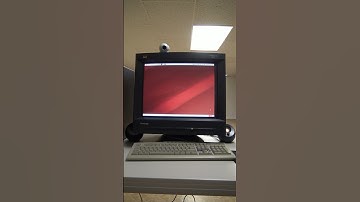 Ubuntu 9.04 Retro Linux operating system startup on 2009 Core 2 Quad PC in the BACKROOMS