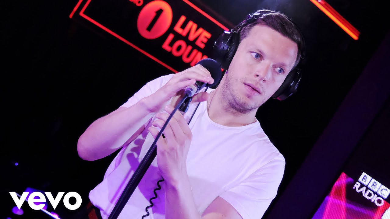 Friendly Fires – Silhouettes in the Live Lounge