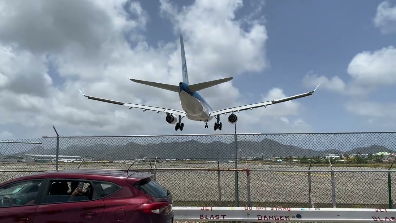 ⁣KLM Airbus A330 Landing at St. Maarten Airport(SXM) June 14th 2022