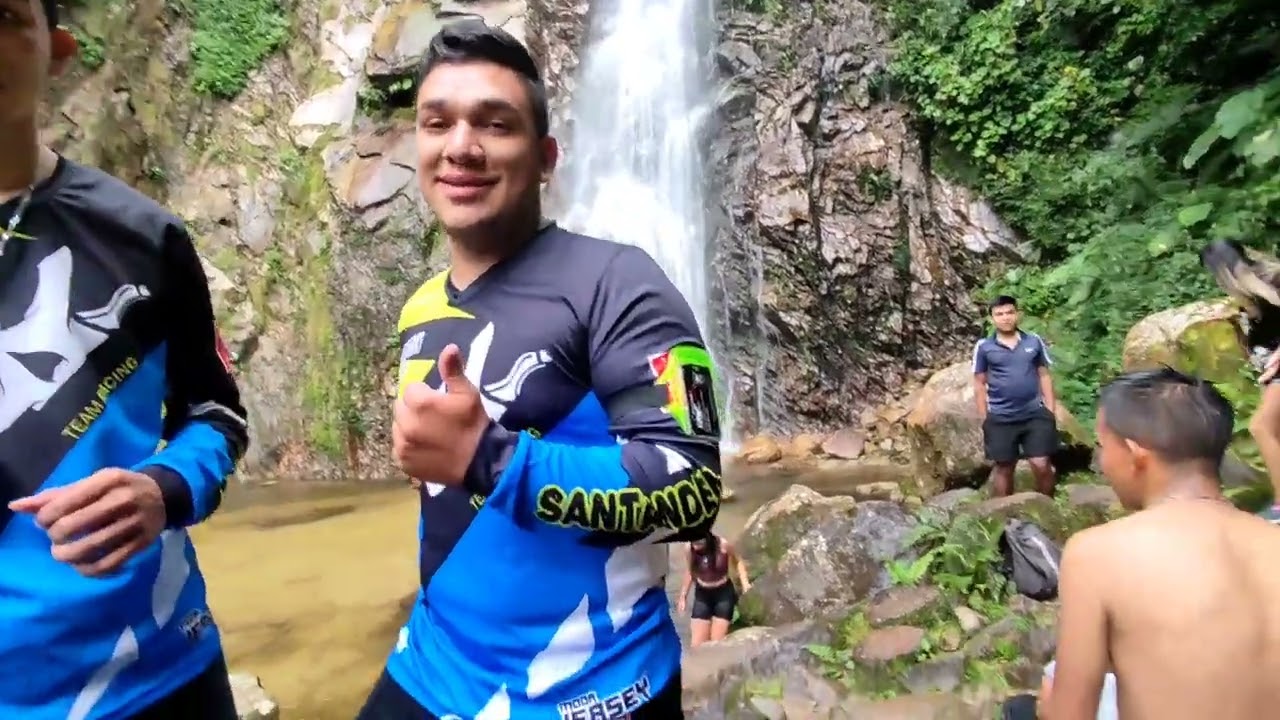 RODANDO : hacia la cascada De Los Venados o La Judía // Bucaramanga Santander // abordo De Duke 200