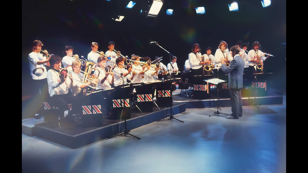 DEVON YOUTH JAZZ ORCHESTRA featuring Penny Crook