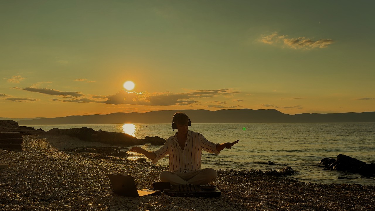 Watch Sunrise on the Adriatic Sea 🌅 Chill Afro House Mix on YouTube Watch Sunrise on the Adriatic Sea 🌅 Chill Afro House Mix on YouTube