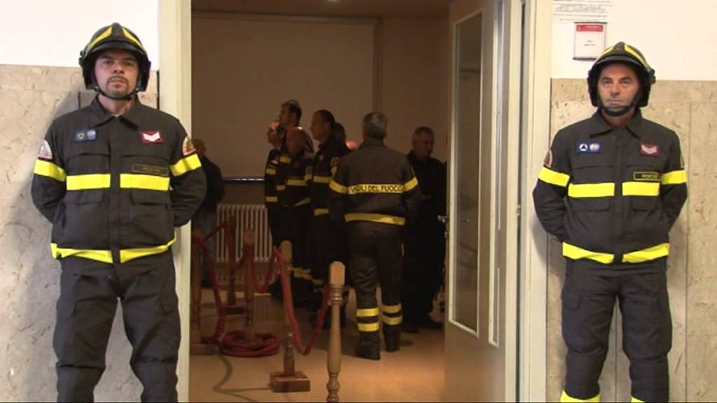 Camera ardente per il Vigile del Fuoco eroe