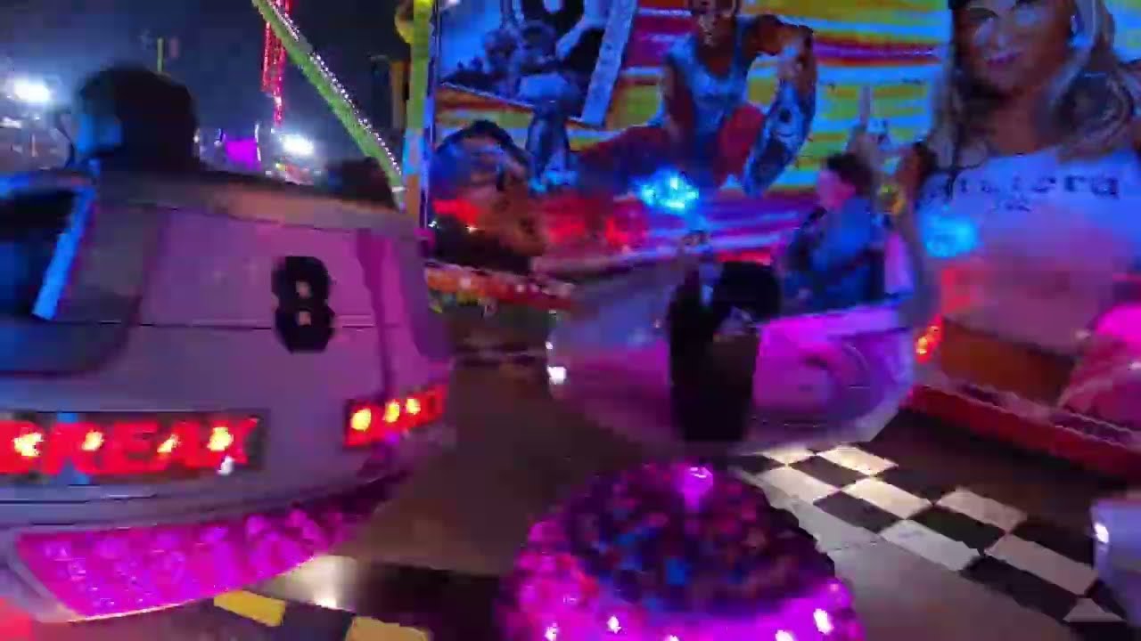 Matějská pouť 2024 (zahájení) atrakce BREAK DANCE za jízdy